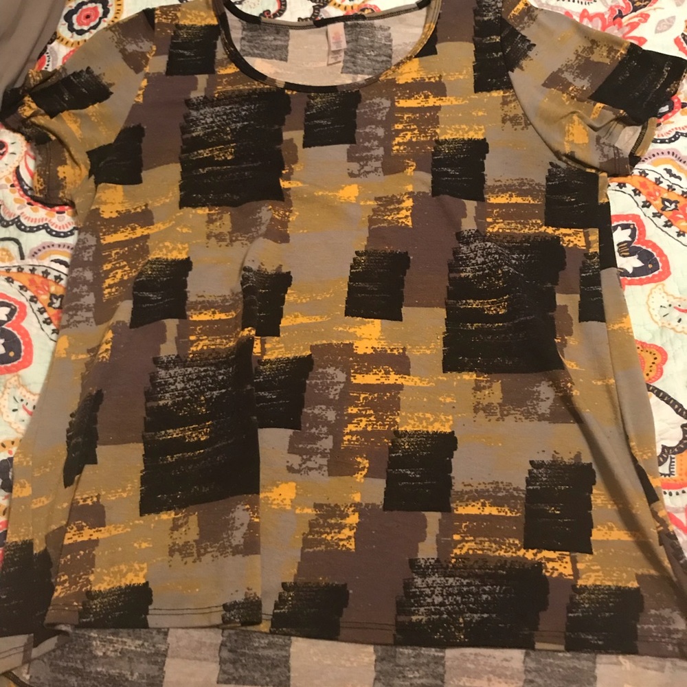 LulaRoe Classic T